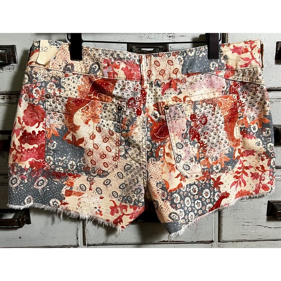 Anthropologie Pilcro Wanderer Low Rise Paisley Shorts 32 - Picture 6 of 9